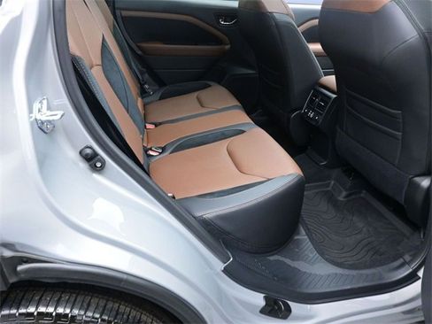 Used 2025 Subaru Forester Touring w/ Touring Package image 27