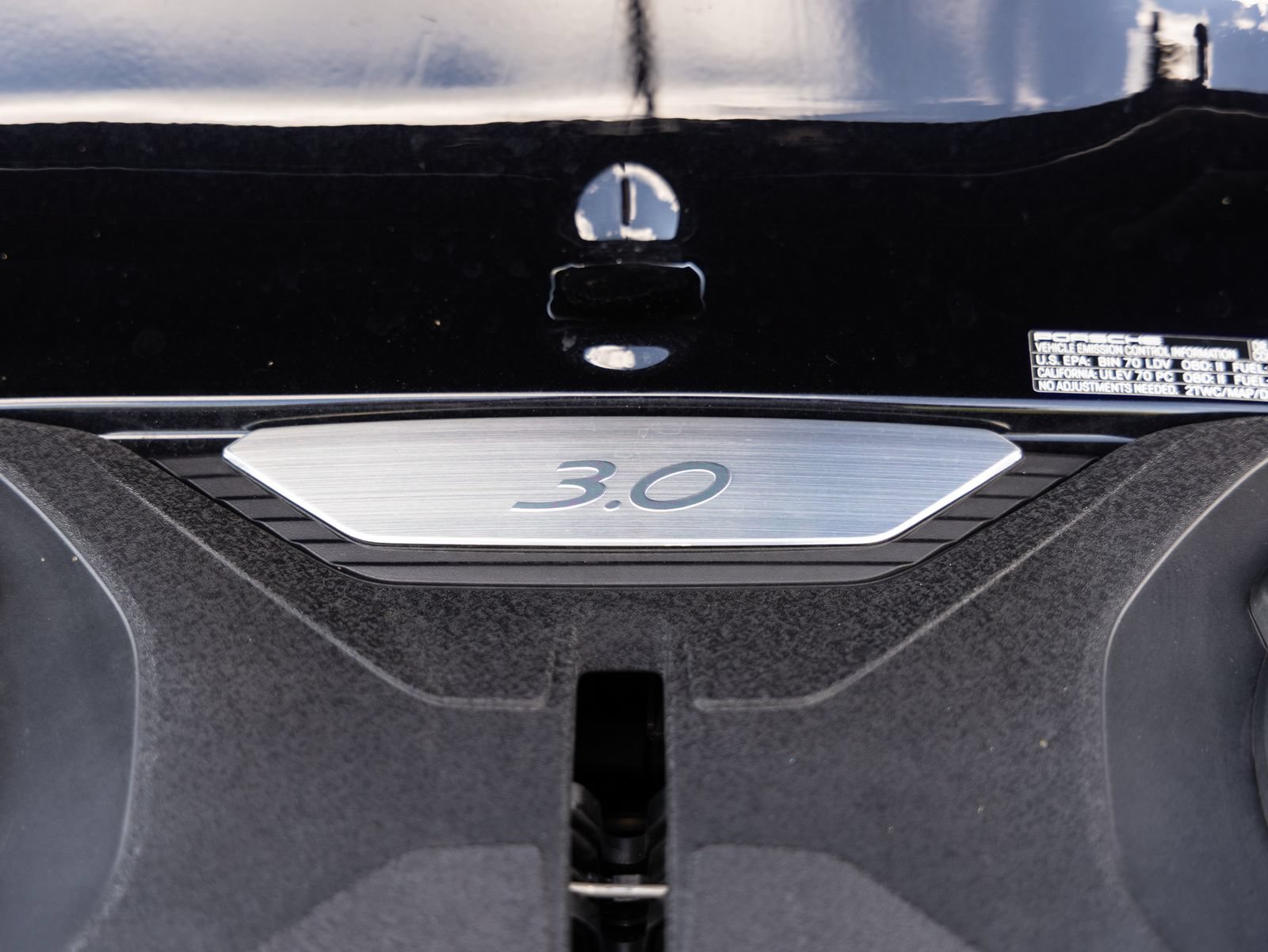 Certified 2024 Porsche 911 Carrera RWD image 28