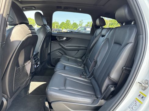 Used 2017 Audi Q7 3.0T Prestige AWD/4WD image 30