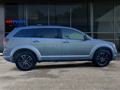 Used 2018 Dodge Journey SE w/ Blacktop Package image 6