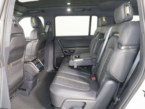 Used 2022 Rivian R1S Launch Edition image 57