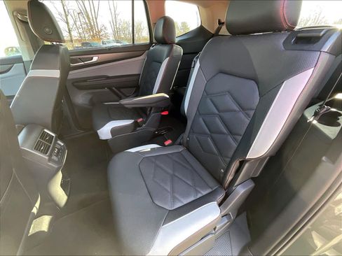 New 2026 Volkswagen Atlas Peak Edition image 14