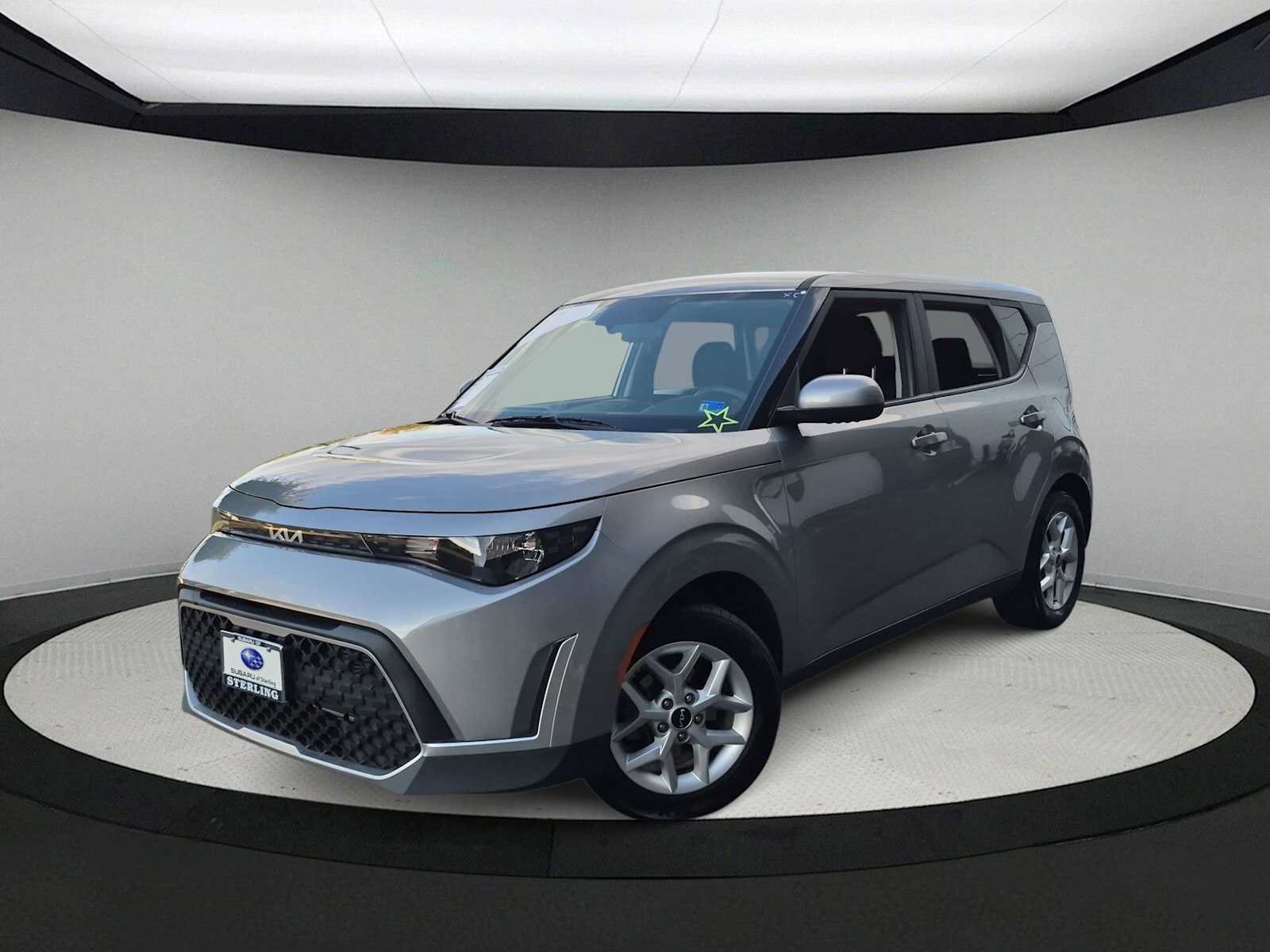 Used 2024 Kia Soul LX w/ Option Group 015 FWD image 1