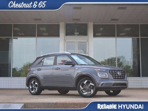 Used 2022 Hyundai Venue Limited FWD image 2