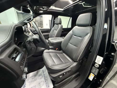 Used 2023 GMC Yukon SLT w/ SLT Premium Package AWD/4WD image 12