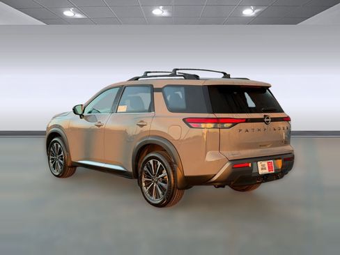 New 2026 Nissan Pathfinder Platinum AWD/4WD image 3