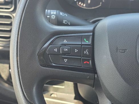 Used 2025 RAM ProMaster 2500 w/ Convenience Group FWD image 32