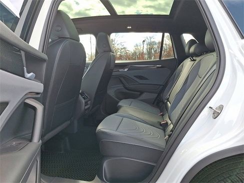 New 2026 Volkswagen Tiguan SE R-Line image 5