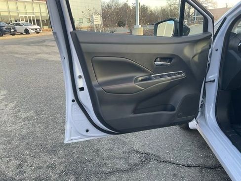 New 2025 Nissan Versa SR w/ Trunk Package image 10