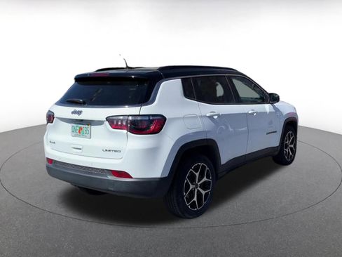 Used 2025 Jeep Compass Limited image 14
