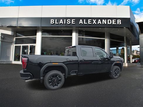 New 2026 GMC Sierra 3500 AT4 w/ Technology Package image 2