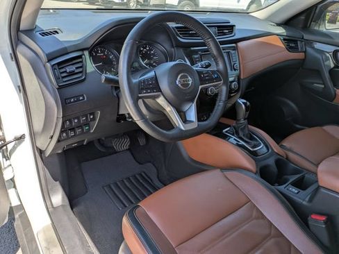 Used 2019 Nissan Rogue SL w/ Premium Package AWD/4WD image 8