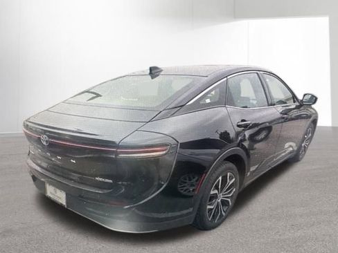 Used 2024 Toyota Crown AWD/4WD image 3