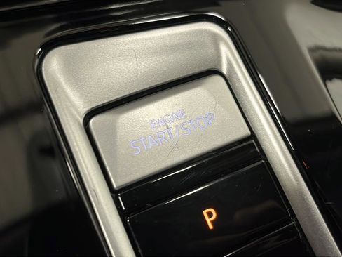 Used 2024 Volkswagen Atlas SE image 22