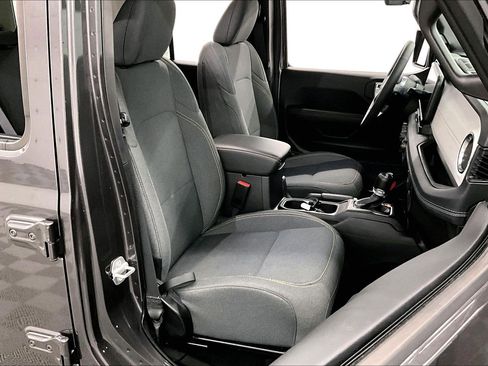 Used 2025 Jeep Wrangler Unlimited Sahara w/ Safety Group AWD/4WD image 8