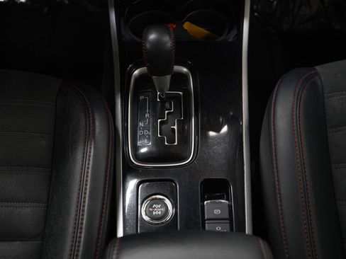 Used 2020 Mitsubishi Outlander LE AWD/4WD image 16