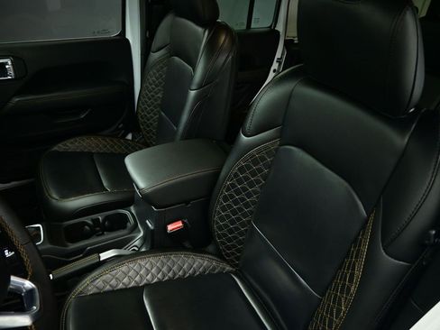 Used 2021 Jeep Wrangler Unlimited Sahara image 23