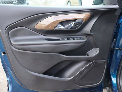 Used 2021 GMC Terrain SLE image 13