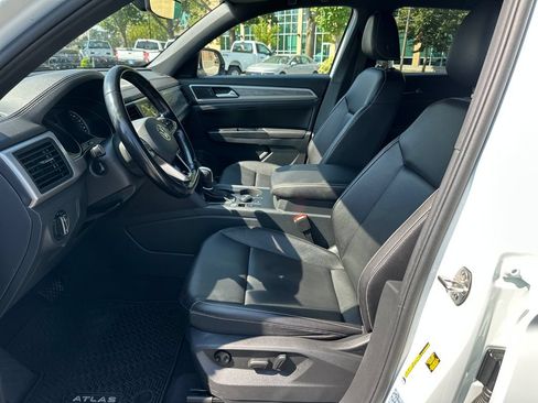 Used 2020 Volkswagen Atlas Cross Sport SE w/ Panoramic Sunroof Package AWD/4WD image 15