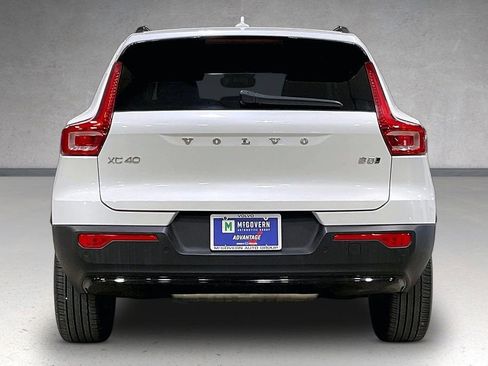 Certified 2023 Volvo XC40 B5 Plus w/ Protection Package Premier AWD/4WD image 5
