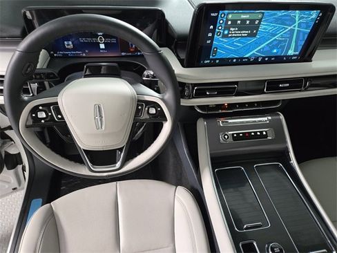 New 2026 Lincoln Aviator Premiere image 16