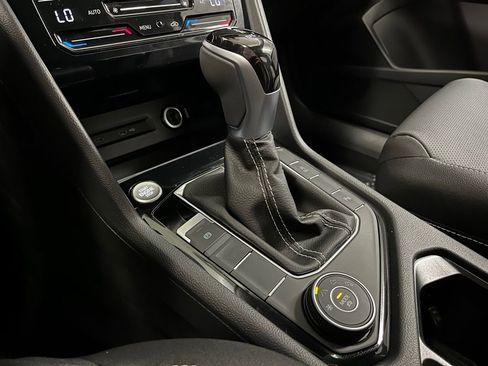 New 2025 Volkswagen Taos SEL image 14