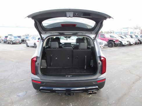 Used 2022 Kia Telluride EX w/ EX Premium Package image 6
