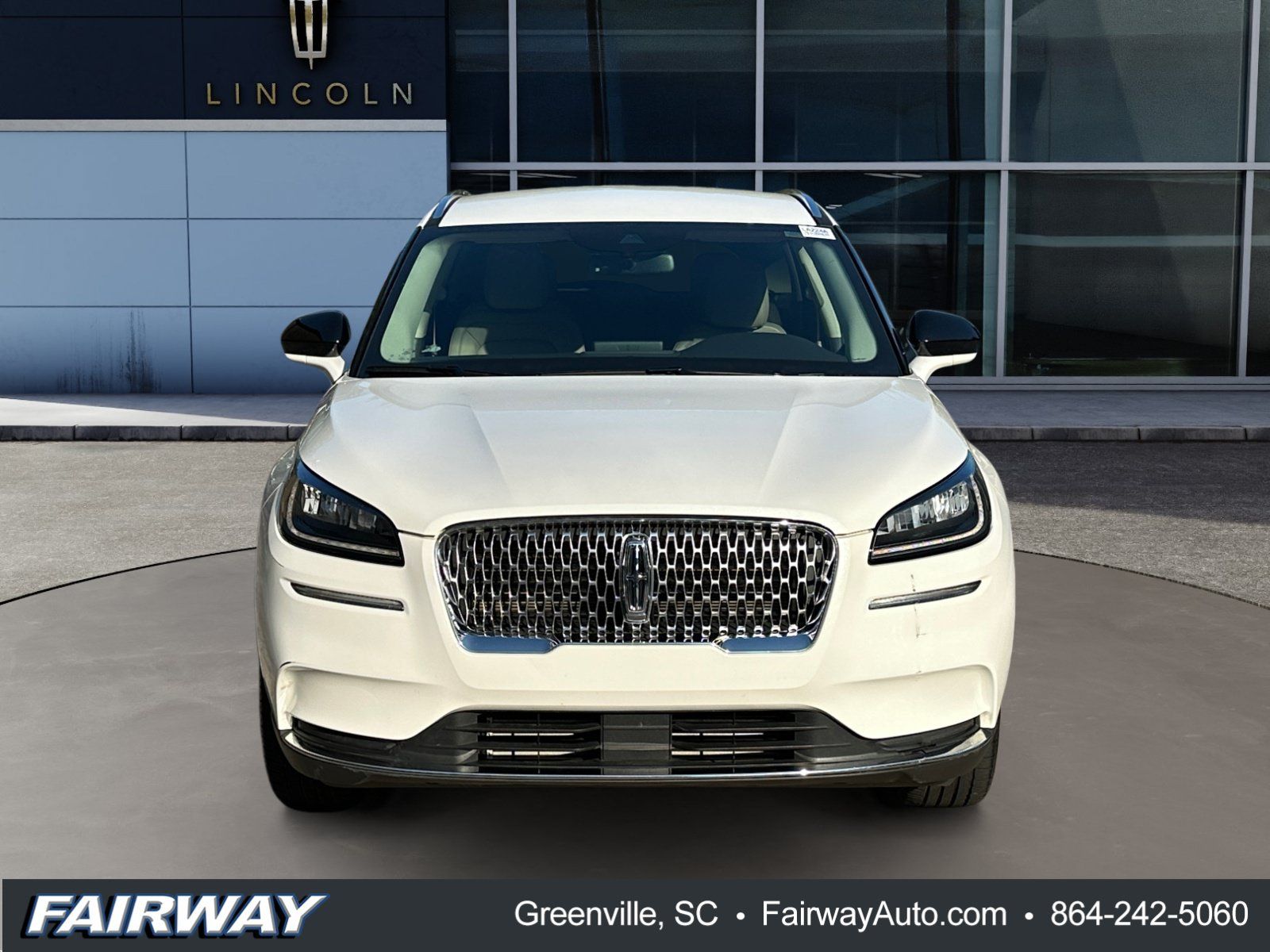 Used 2022 Lincoln Corsair FWD image 2