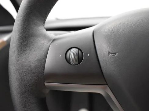 Used 2024 Tesla Model Y Long Range image 21