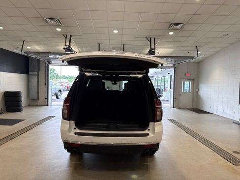 Used 2021 Chevrolet Tahoe Premier AWD/4WD image 16