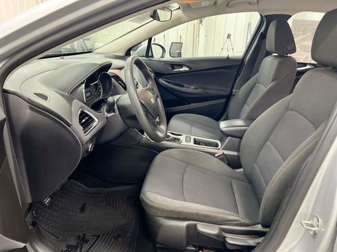 Used 2017 Chevrolet Cruze LS FWD image 22