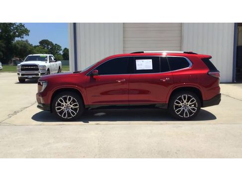 Used 2026 GMC Acadia Denali Ultimate w/ LPO, Floor Liner Package FWD image 5