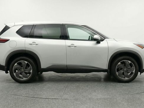 Used 2025 Nissan Rogue SV image 11