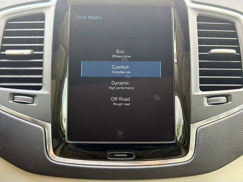 Used 2021 Volvo XC90 T5 Momentum w/ Climate Package FWD image 31