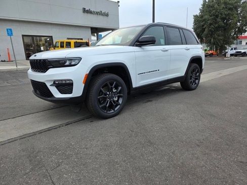 New 2025 Jeep Grand Cherokee Limited image 3
