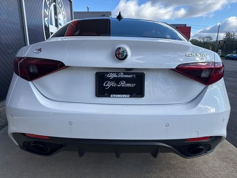 Used 2023 Alfa Romeo Giulia Veloce AWD/4WD image 10