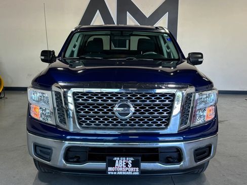 Used 2018 Nissan Titan SV AWD/4WD image 3