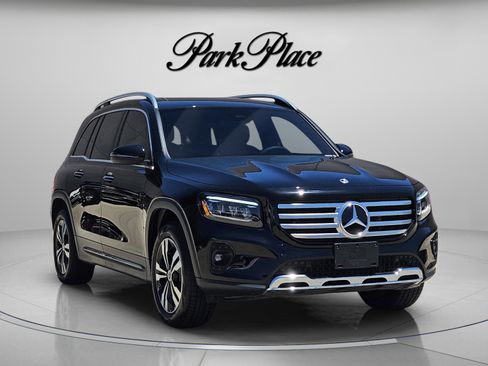 Certified 2025 Mercedes-Benz GLB 250 4MATIC image 4