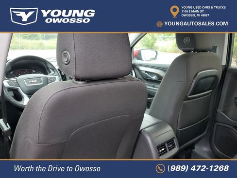 Used 2024 GMC Terrain SLE w/ Driver Convenience Package FWD image 28