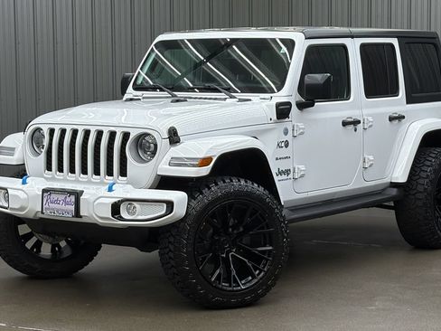 Used 2023 Jeep Wrangler Unlimited Sahara w/ Cold Weather Group AWD/4WD image 1
