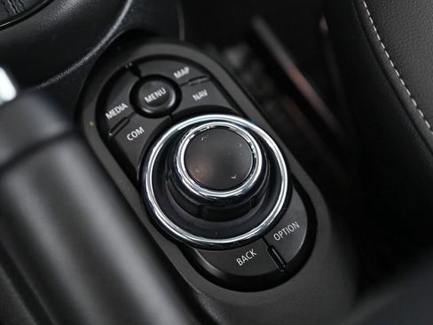 Certified 2022 MINI Cooper 4-Door Hardtop image 20