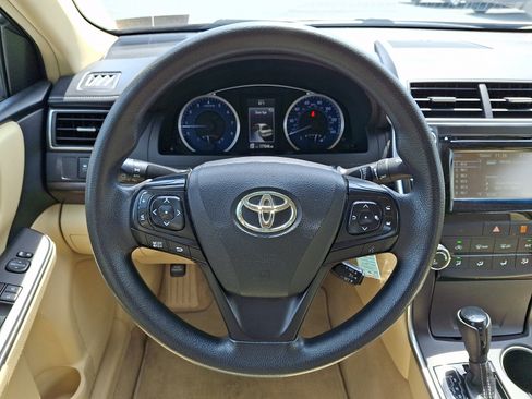Used 2015 Toyota Camry LE FWD image 19