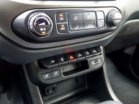 Used 2022 Chevrolet Colorado Z71 image 18