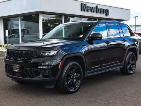 Used 2024 Jeep Grand Cherokee Limited w/ Luxury Tech Group II AWD/4WD image 6