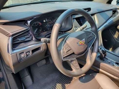 Used 2025 Cadillac XT5 Premium Luxury w/ LPO, Floor Liner Package AWD/4WD image 19