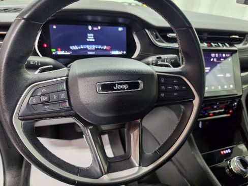 Used 2022 Jeep Grand Cherokee Altitude RWD image 12