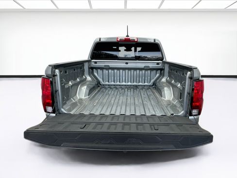 Used 2025 Chevrolet Colorado W/T w/ WT Convenience Package II RWD image 17