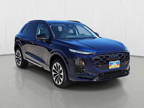 New 2026 Audi Q3 quattro 2.0T AWD/4WD image 3