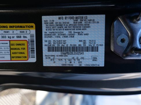 Used 2020 Ford Mustang Shelby GT350 w/ Technology Package image 62