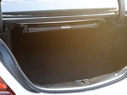 Used 2019 Mercedes-Benz S 560 4MATIC Sedan image 48